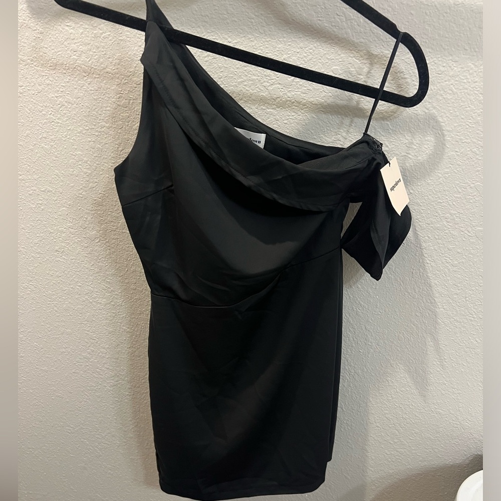 NWT Superdown Off the Shoulder Black Dress